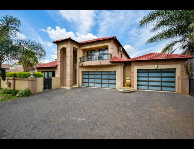 4 BEDROOM HOUSE FOR SALE IN ZAMBEZI COUNTRY ESTATE
